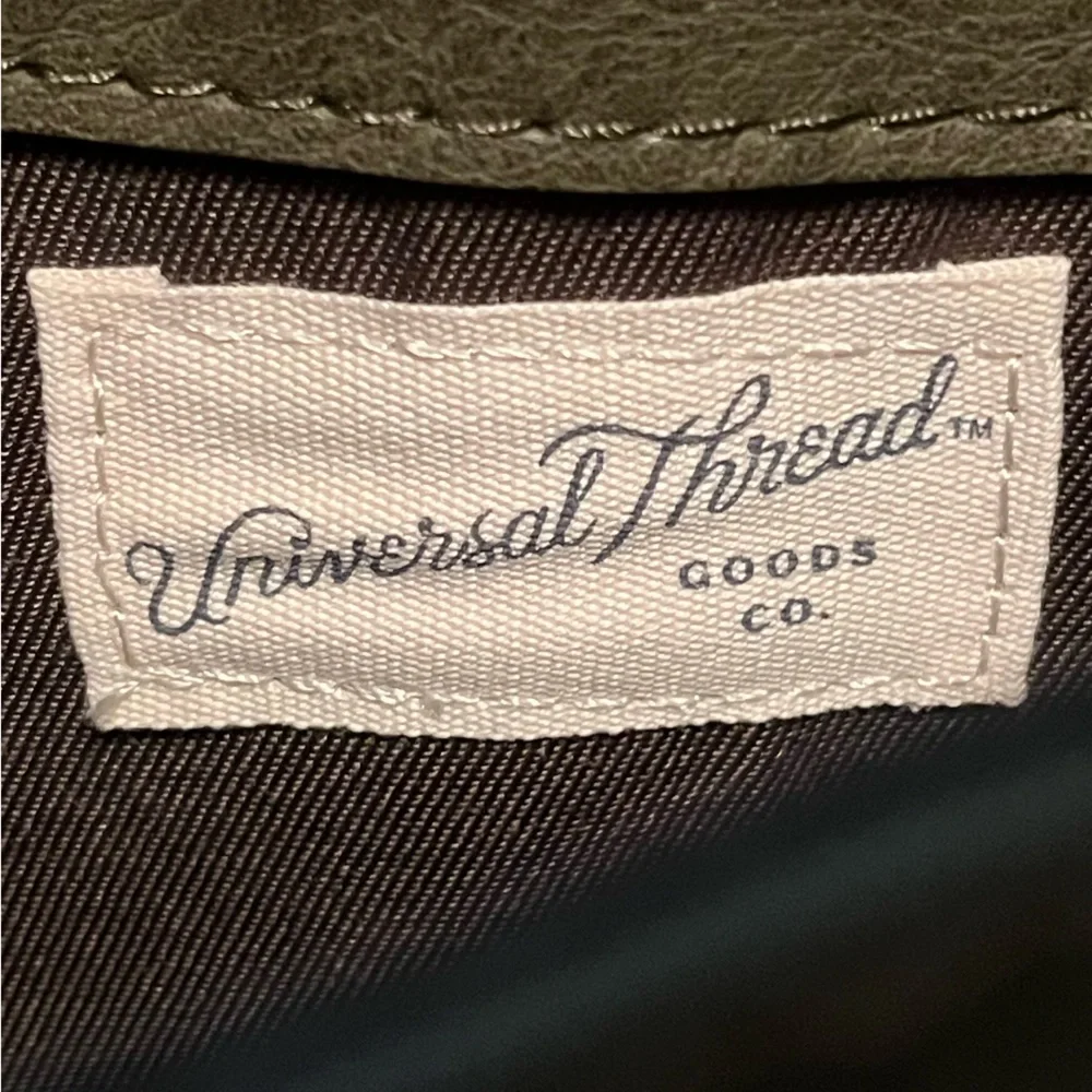 UNIVERSAL THREADS 🌞 envelope clutch NWOT
